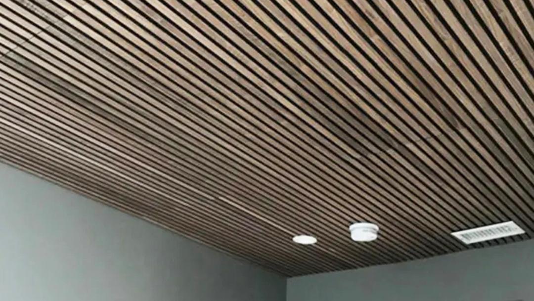 Dusting and Cleaning of Slat Wood Panels