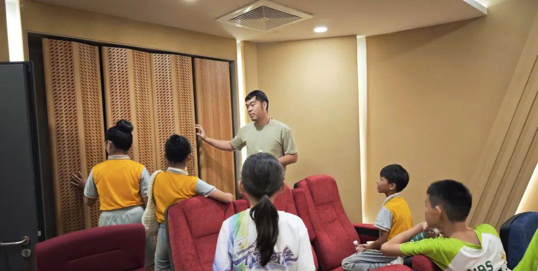 Foshan Lishui Bilingual School Teachers and Students Delegation Entered TianGe Acoustic-8